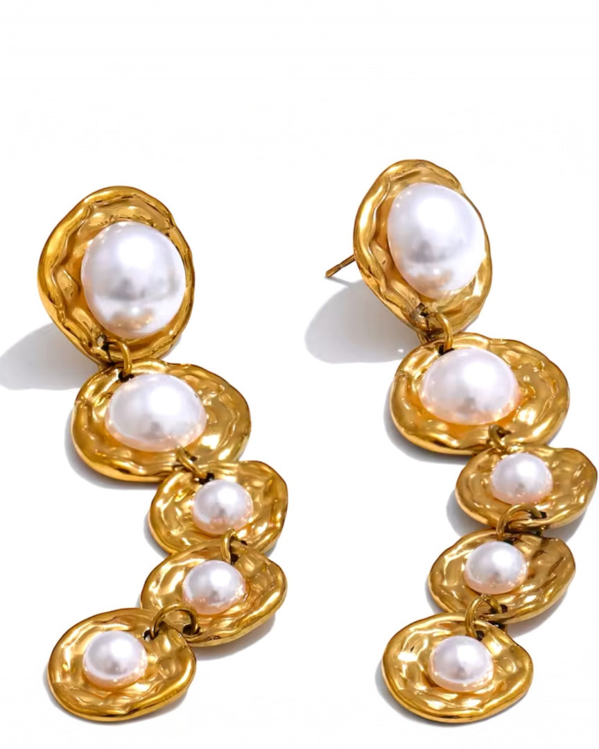 Aurora Pearl earrings