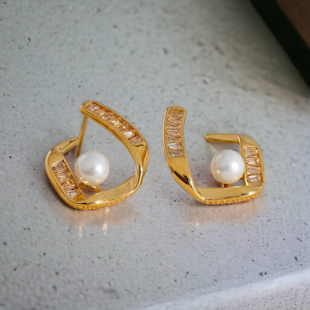 Gold crescent earrings with pearls and cubic zirconia, stainless steel, 18K gold plated, tarnish-resistant, hypoallergenic.