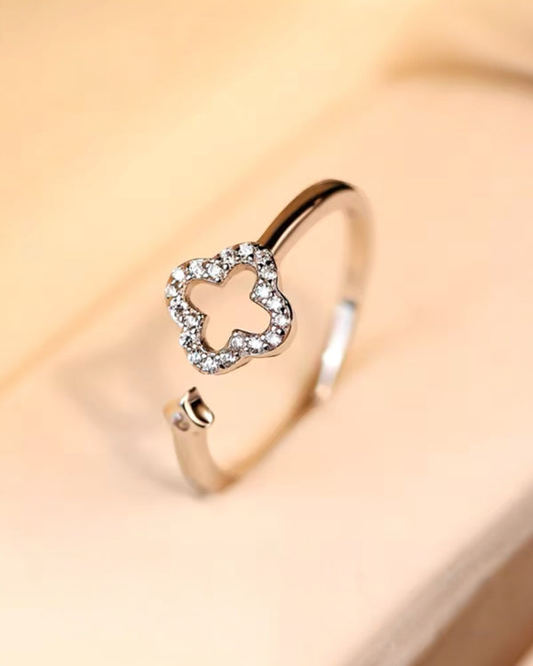 Radiant Clover Ring